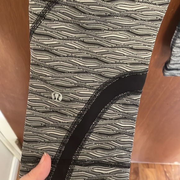 Lululemon Cropped Leggings - Picture 8 of 12